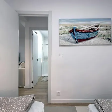 Apartment Modern & Vibrant, Urban Flat
