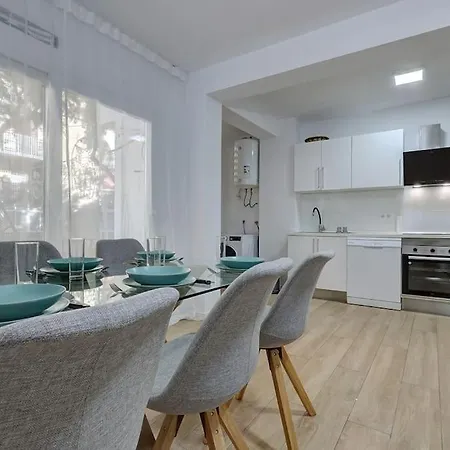 Modern & Vibrant, Urban Flat * Fuengirola
