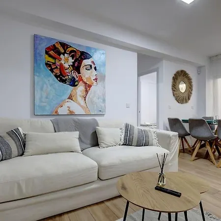 Modern & Vibrant, Urban Flat Apartment Fuengirola